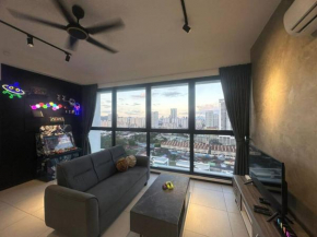 3 Room/3 Queen Bed, Urban Suite Arcade Room #2carpark